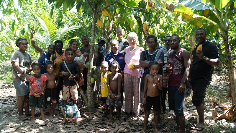 Oonagh & Mike visiting the cacao grower community in PNG